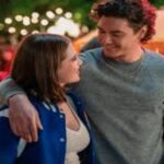 فيلم Off Campus يشعل منصات العرض: هل نجحت “أمازون” في تحويل الرواية الأكثر مبيعاً إلى ظاهرة درامية؟